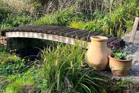 garden bridge.jpg