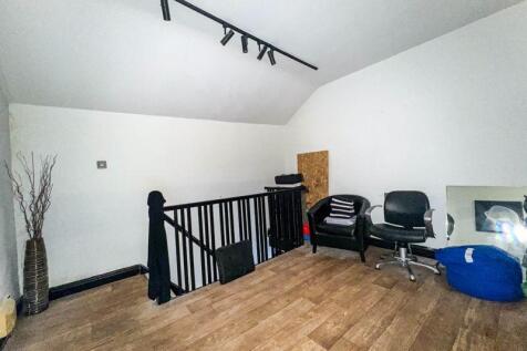 LANDING OPEN PLAN OFFICE