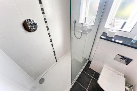 Jack n Jill shower room