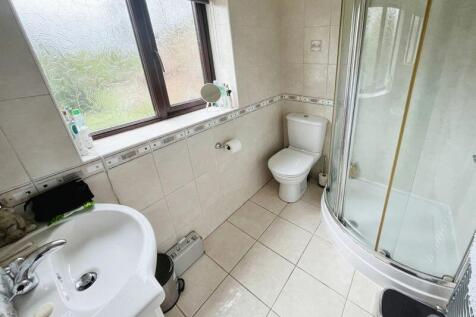 En suite to master