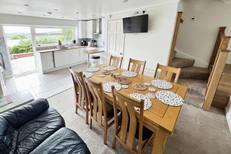 Open Plan Kitchen &amp; Dining Room