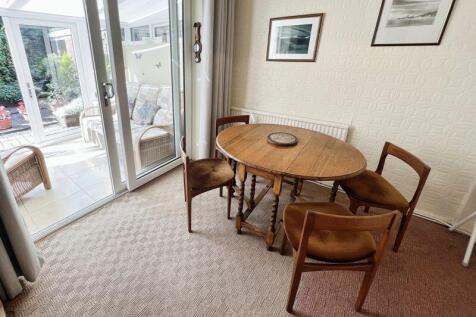 Dining room/bedroom
