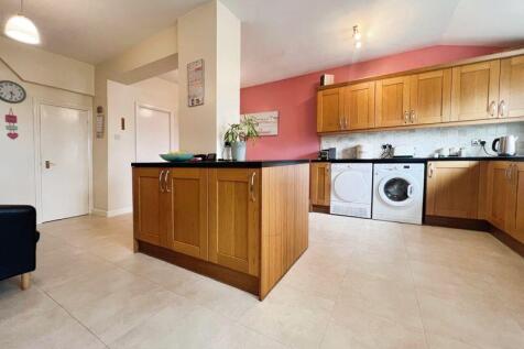 Open Plan Kitchen/Diner/Family Area