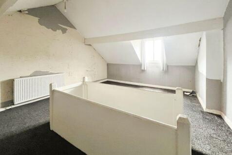 LOFT ROOM