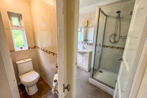 Toilet &amp; Shower Room