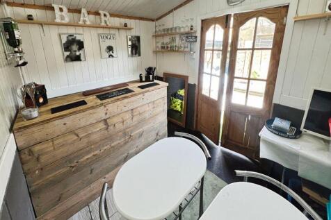 Bar room