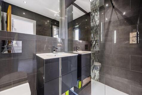 En-suite Bedroom 1