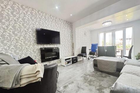 Family/dining room