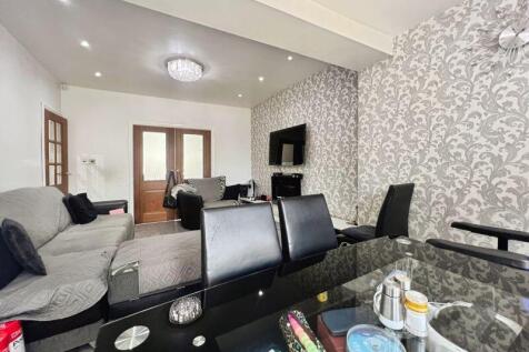 Family/dining room