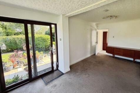 Breakfast Room/Dining Room