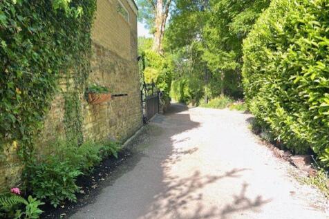 Ruins Lane approach