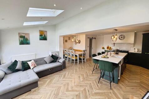 Kitchen/living area