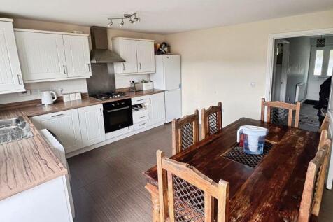 Kitchen dining room