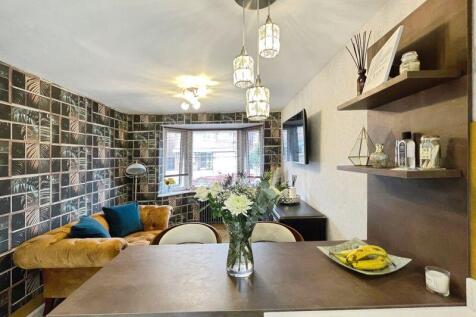 Kitchen &amp; Snug Room