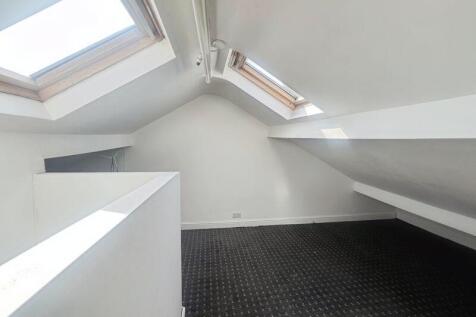 LOFT ROOM