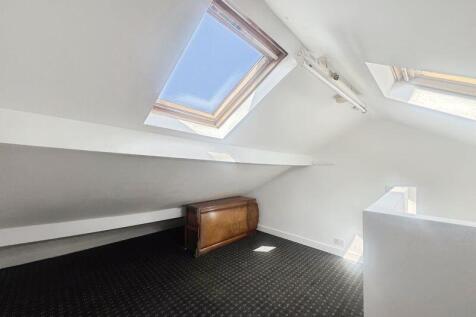 LOFT ROOM