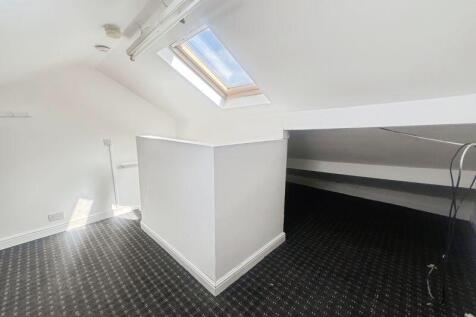 LOFT ROOM