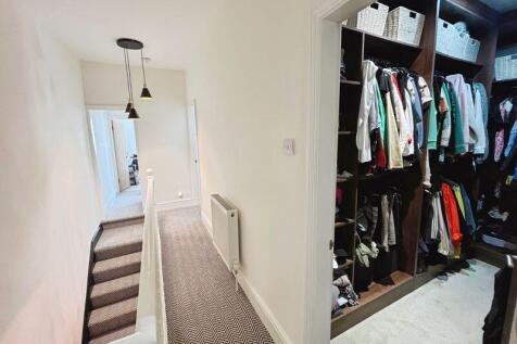 Landing and walk in wardrobe