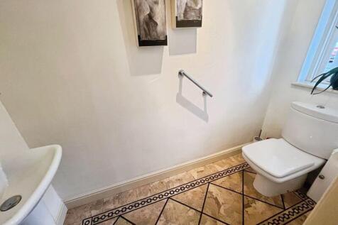 Cloakroom/Wc