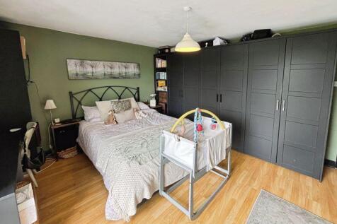 Bedroom/Sitting Room
