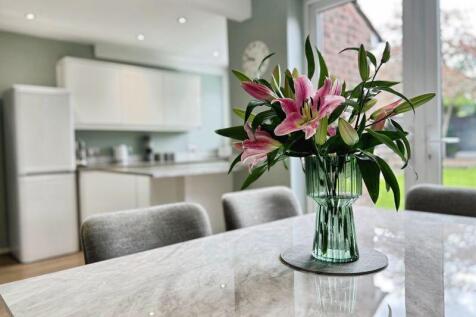 Dining kitchen