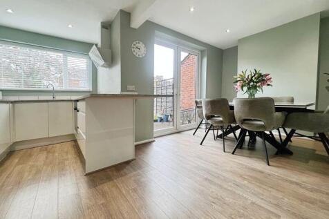 Dining kitchen