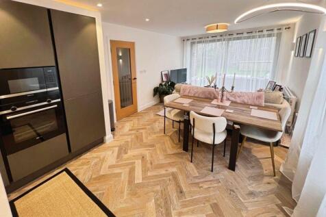 Kitchen lounge dining room