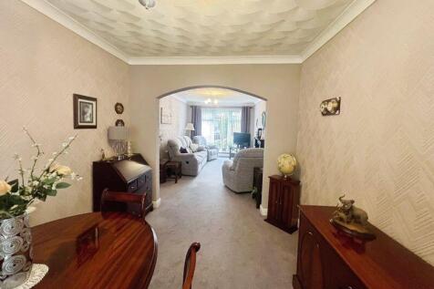 Through lounge &amp; Diner