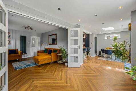 Dining/Sitting Room