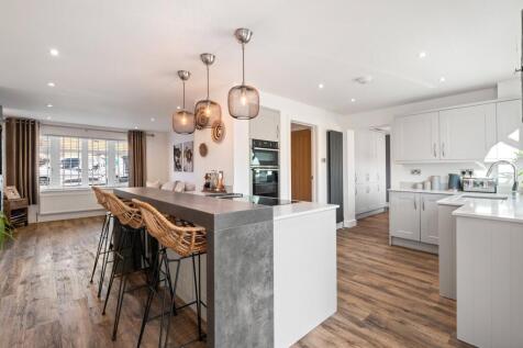 Kitchen/Dining Area