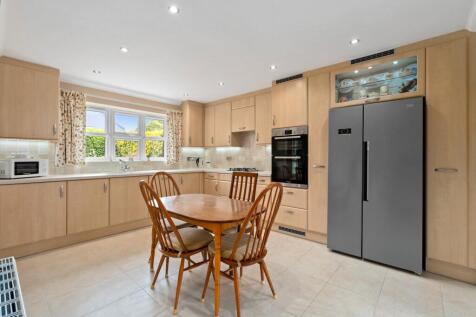 Kitchen/Breakfast Rm