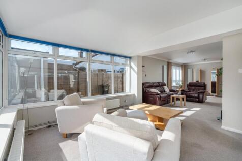 Dining/Sitting Room