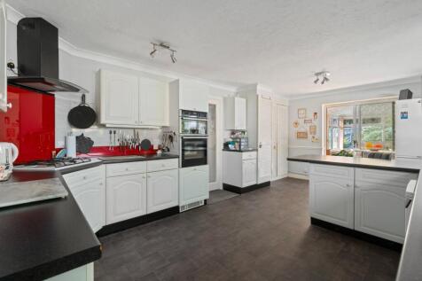 Kitchen/Breakfast Rm