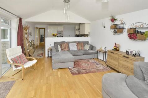 Living Room/Kitchen