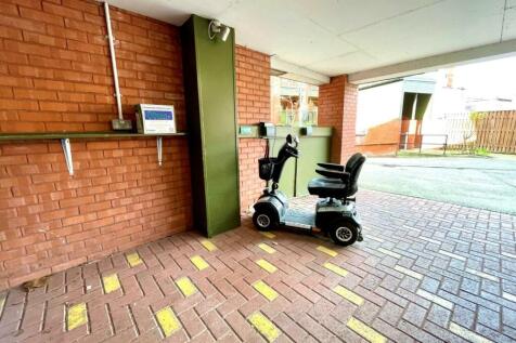 SCOOTER CHARGING