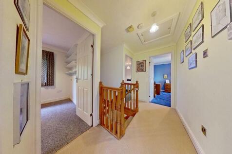 FIRST FLOOR LANDING