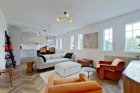 LIVING ROOM/KITCHEN