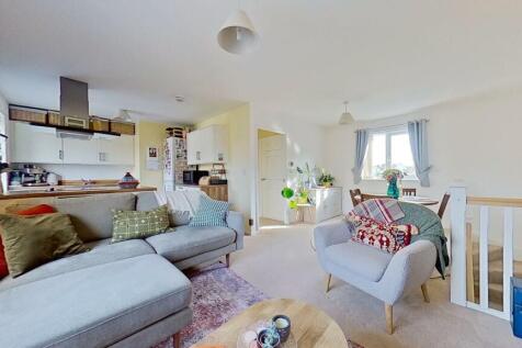 LIVING ROOM/DINING AREA/KITCHEN