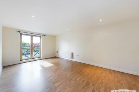 LIVING/DINING AREA