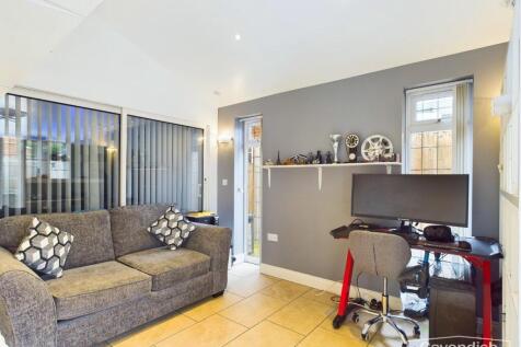 GARDEN ROOM