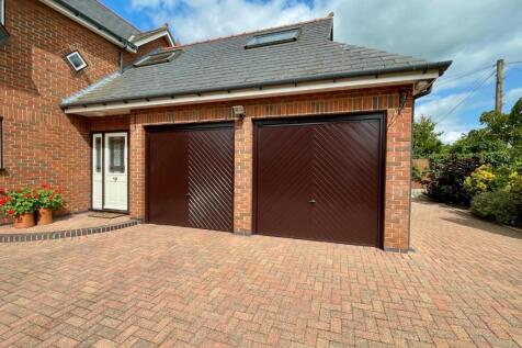 DOUBLE GARAGE