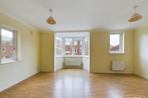 OPEN PLAN LOUNGE/DINING ROOM