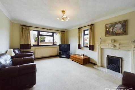 LIVING ROOM/DINING AREA