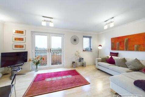 LIVING/DINING AREA