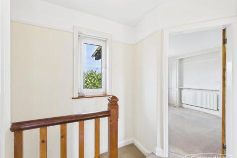 FIRST FLOOR LANDING