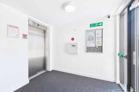 COMMUNAL ENTRANCE HALL