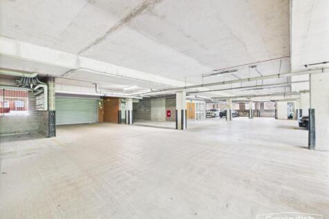 CAM01843G0-PR0128-STILL017.jpg