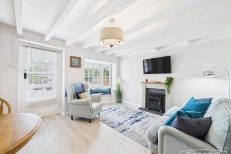 LIVING ROOM/DINING AREA
