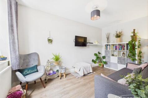 SNUG/PLAYROOM