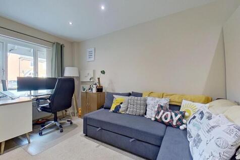 BEDROOM THREE/HOME OFFICE